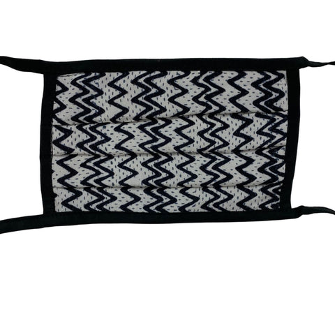 Tie-On Mask in Black/White Zigzag
