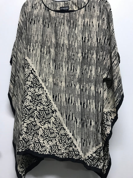 Poncho #11 Black/Ivory