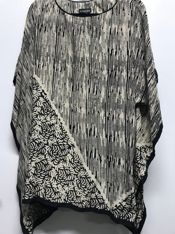 Poncho #11 Black/Ivory